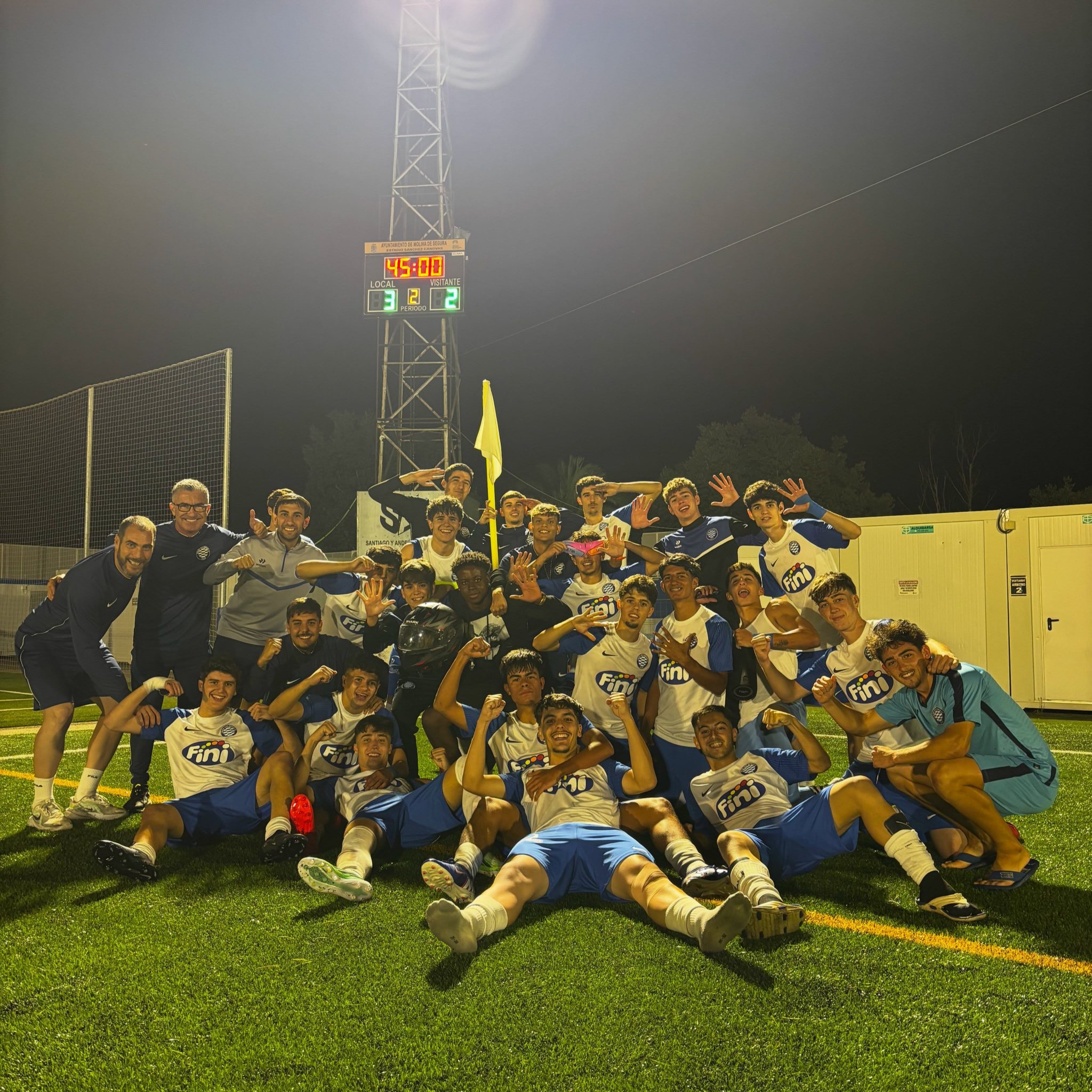 ¡Épica y corazón en el Sánchez Cánovas! El Juvenil Nacional remonta un 0-2 y se lleva el partido (3-2)