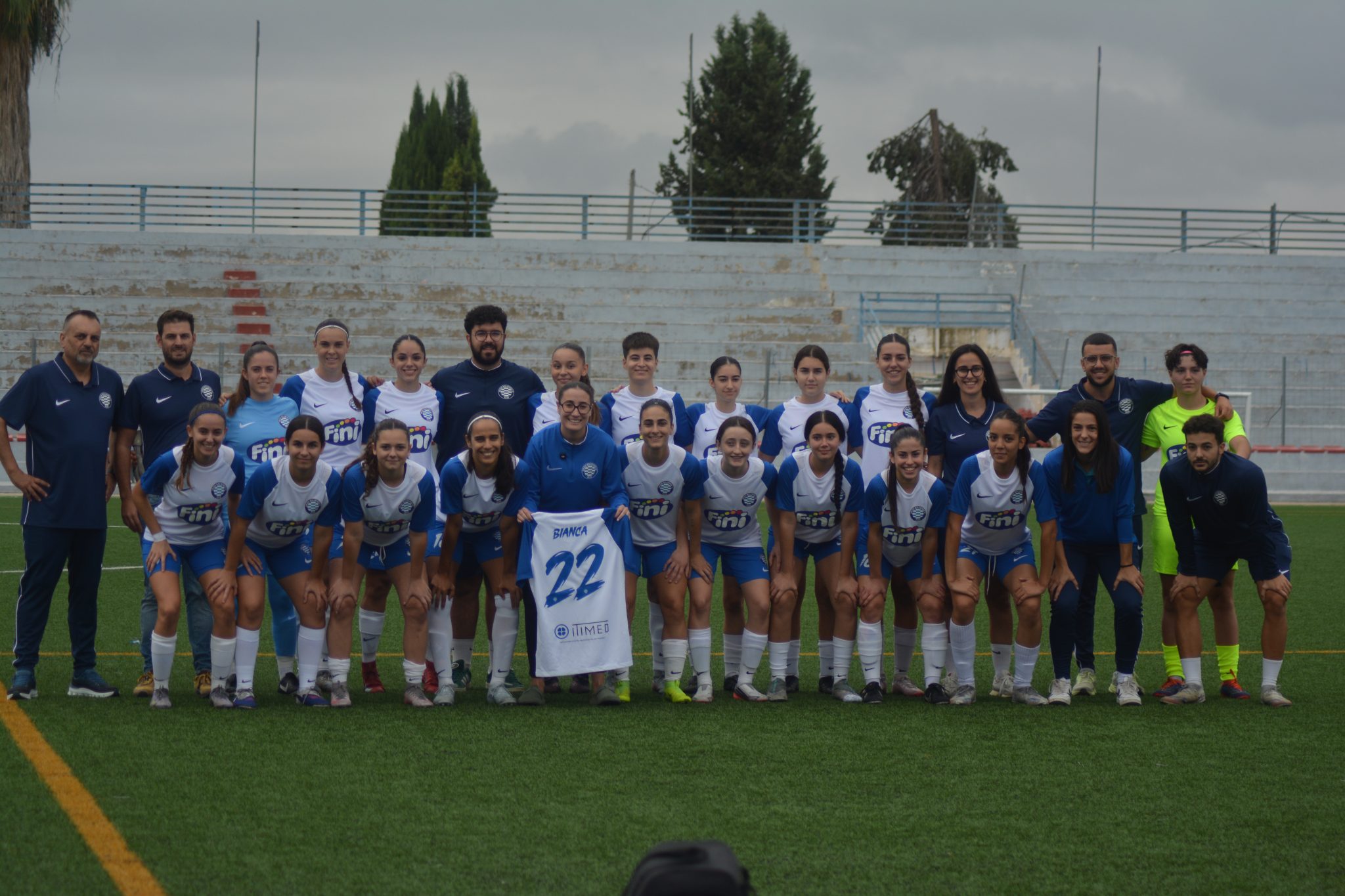 Emoción y fútbol en el Sánchez Cánovas: El Unión Molinense Féminas arranca la liga arropando a Bianca